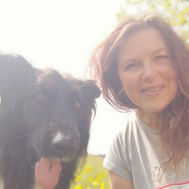 Andrea Büchner mit ihrem Hund